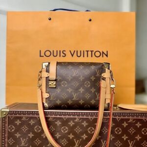 <AUTHENTIC>LV Petite Malle Monogram Trunk Bag